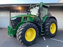 John Deere 7R330