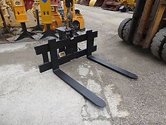 Trevi - Paletten-Gabel PG 3t - aktuell mit Adapterplatte mit Bohrbild Indeco 300 - Bagger: 3t-12t